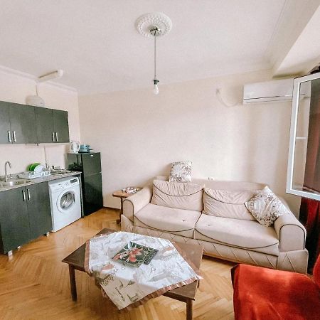 Naira Apartment バトゥーミ エクステリア 写真
