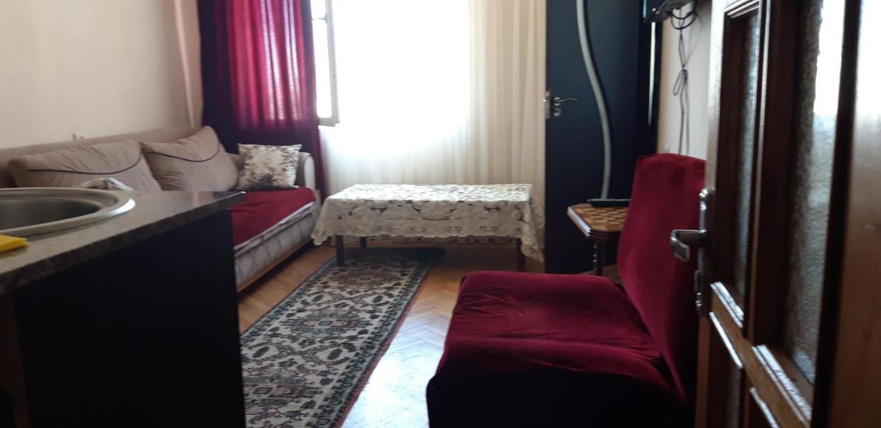 Naira Apartment バトゥーミ エクステリア 写真